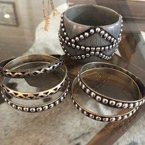 Silver bangle set